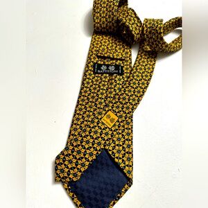Battistoni Necktie Tie Italy Barneys New York  100% Silk Made In Italy